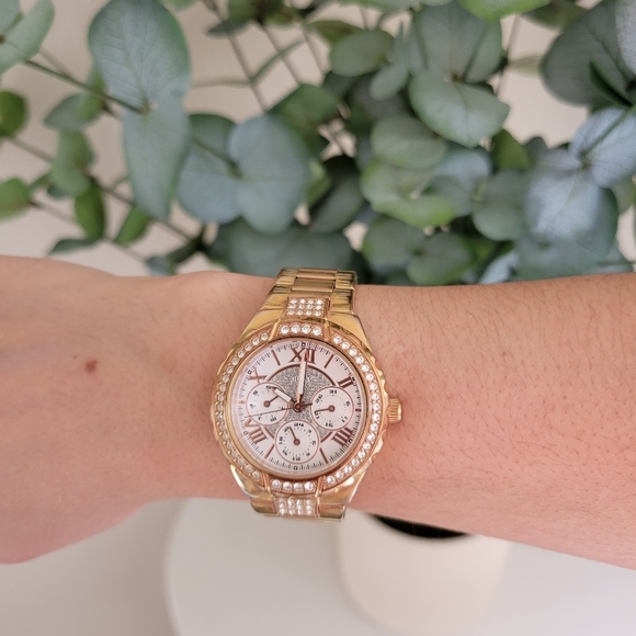 GUESS Rose Gold Watch - Picture 5 of 16